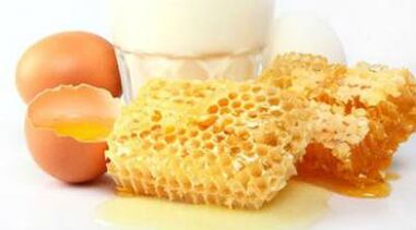 Egg and honey mask for facial skin renewal